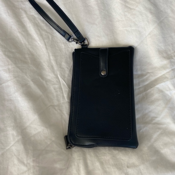 Pixie Mood Vanessa Wristlet, NWOT,Black, Vegan Recycled Leather - Picture 9 of 10